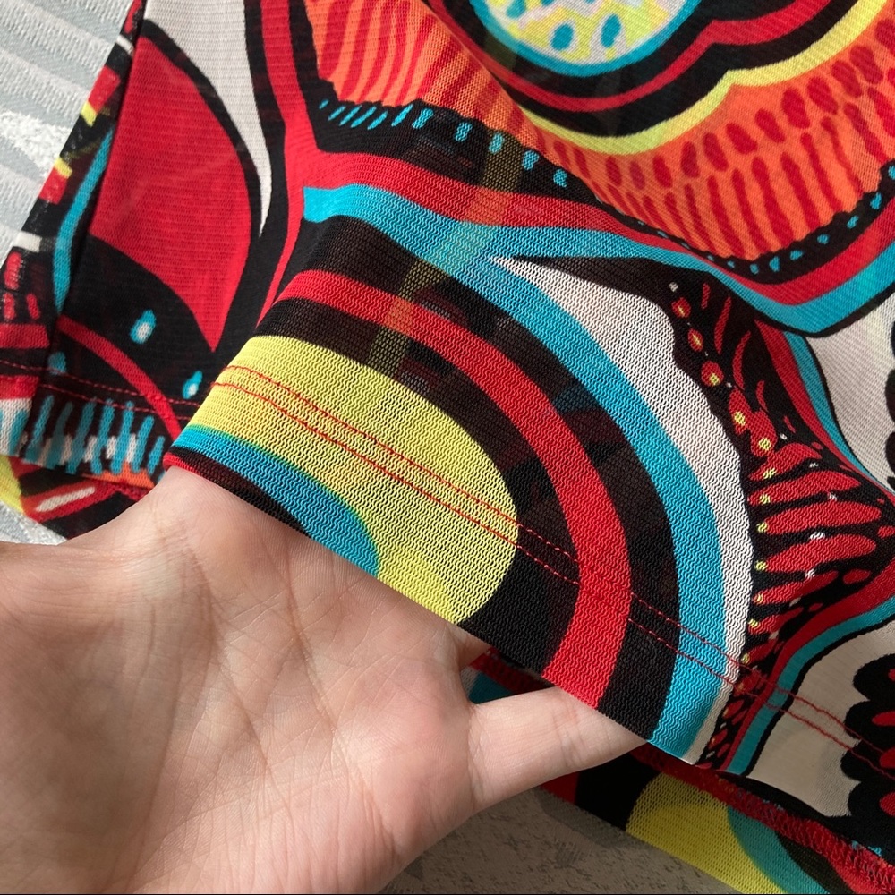 VTG y2k does 70s Funky Patterned Mesh Baby Tee 🌈 - Picture 4 of 4